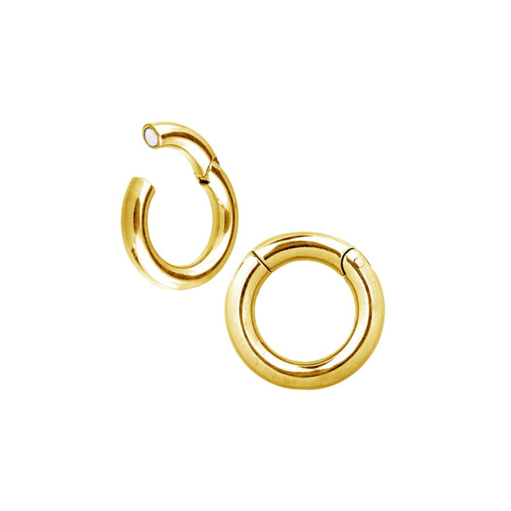 Töjning  clicker - öppningsbar segmentring  6 mm - guld PVD