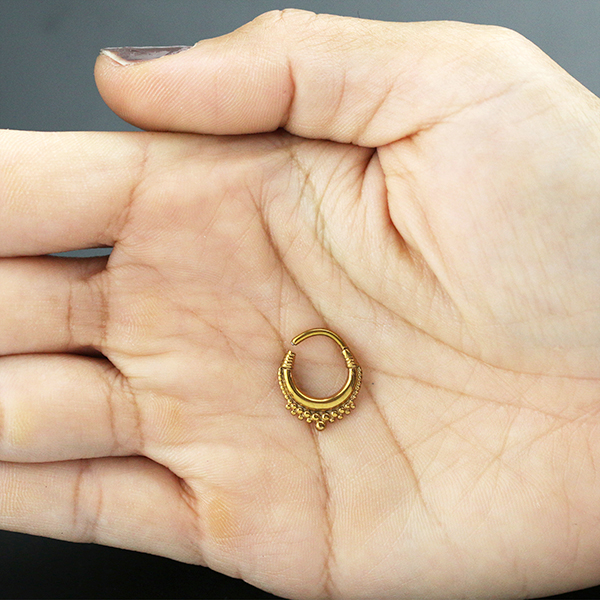 Septum hinged Clicker - vackert mönster - guld PVD - 4
