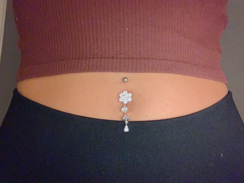 Navelpiercing med blomma och hänge - 18k guldpläterad - 5