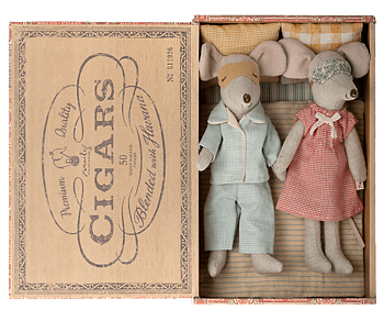 Maileg - mamma och pappa mus i cigarrlåda