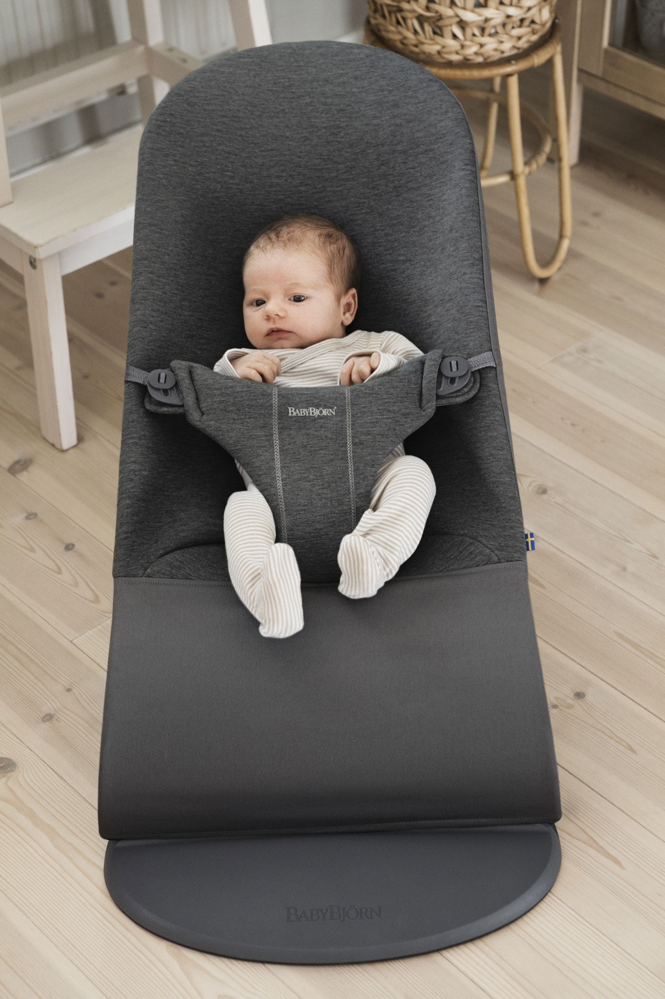 Babybjörn Babysitter Bliss - Charcoal Grey 3D Jersey - 2