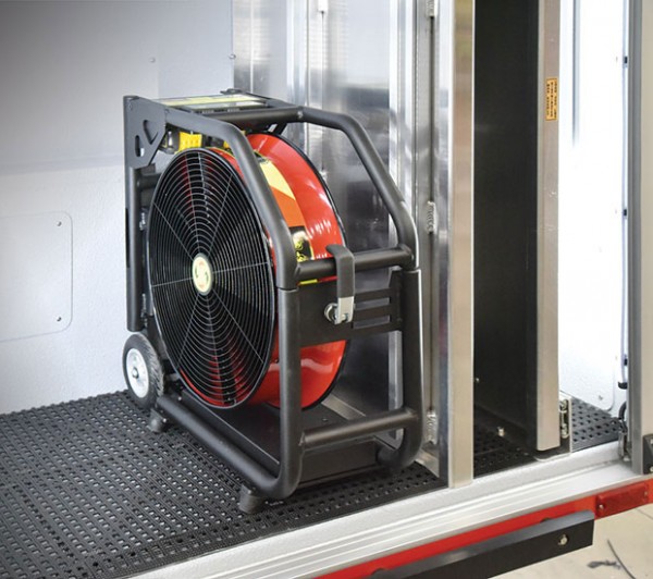 Batteridrevet Vifte, SuperVac  V16-BL-SP, Lukket ramme design. Driftet med 18V Milwaukee batterier eller 230 VAC. En meget Støysvak vifte, ca. 75 db ved maks belastning, Maks driftstid ved full ytelse 50 min. Ytelse 15,514 cmh "AMCA 240 Certified" - 9