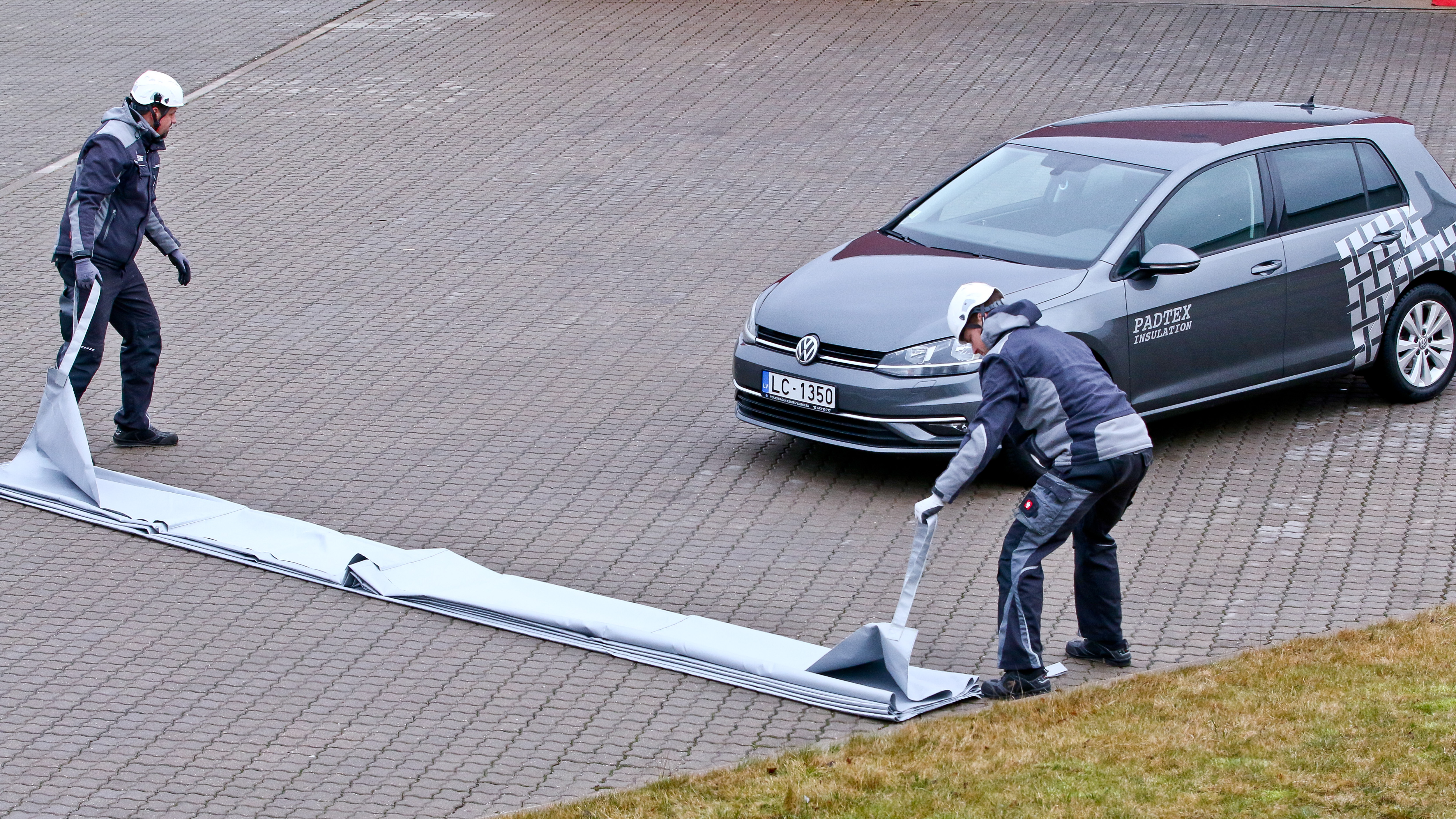 Branntepper for biler 6x8m  Padtex Supreme Grade (opptil 30 innsatser), NYHET! Nå også DIN SPEC 91489:2024-11 sertifisert for bruk mot bl.a brann i elektriske kjøretøy. - 5