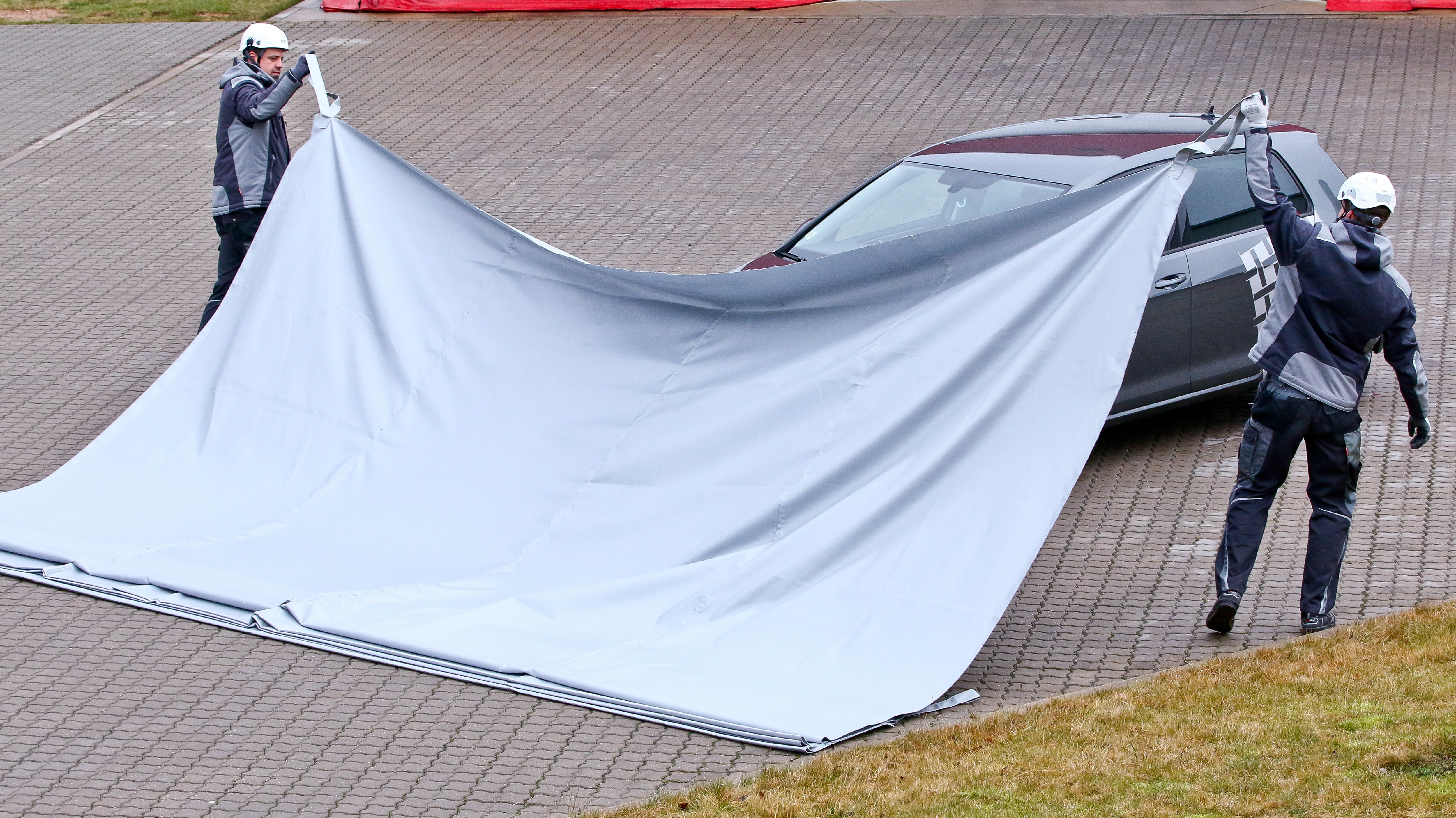 Branntepper for biler 6x8m  Padtex Supreme Grade (opptil 30 innsatser), NYHET! Nå også DIN SPEC 91489:2024-11 sertifisert for bruk mot bl.a brann i elektriske kjøretøy. - 6