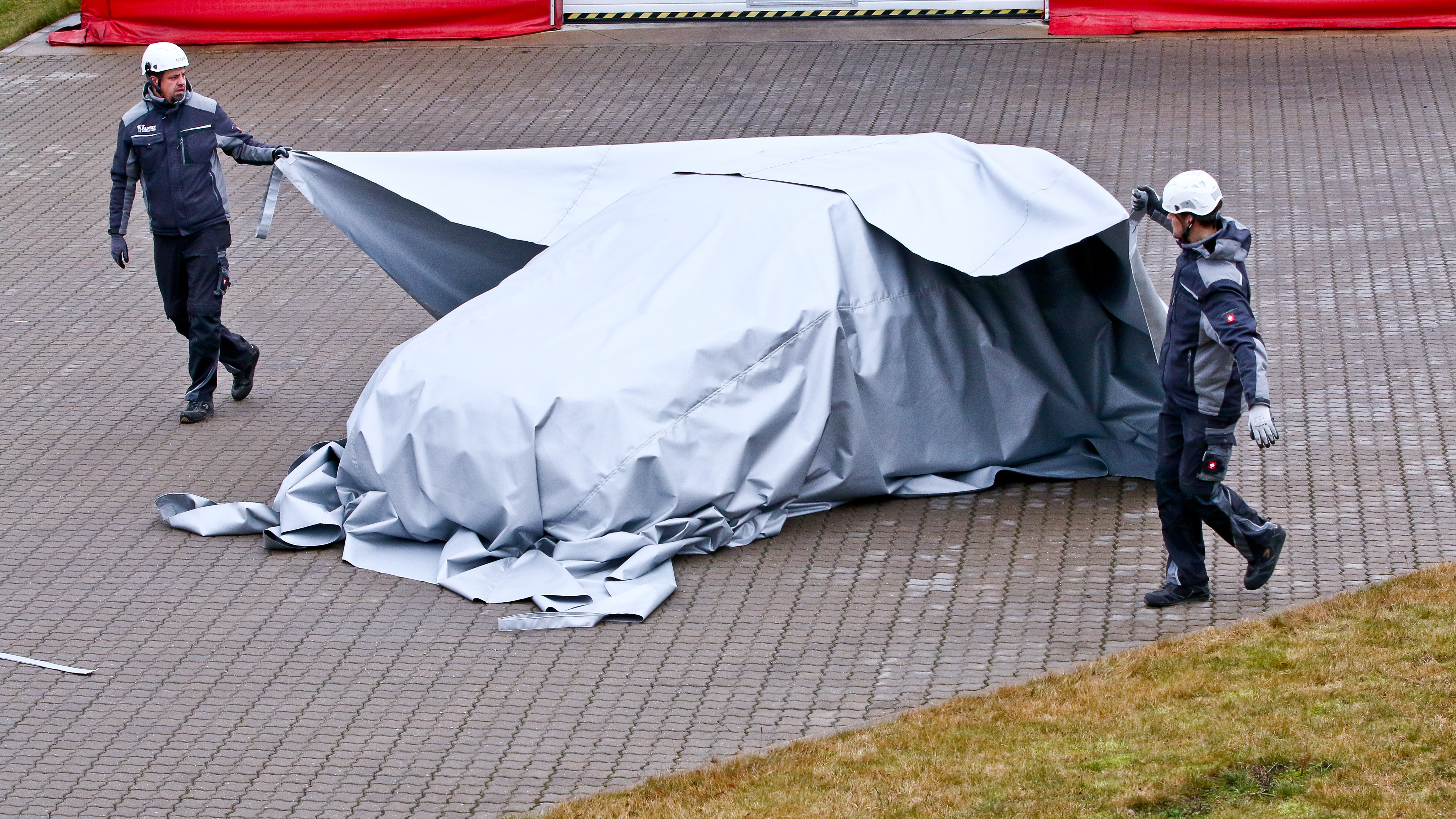 Branntepper for biler 6x8m  Padtex Supreme Grade (opptil 30 innsatser), NYHET! Nå også DIN SPEC 91489:2024-11 sertifisert for bruk mot bl.a brann i elektriske kjøretøy. - 12