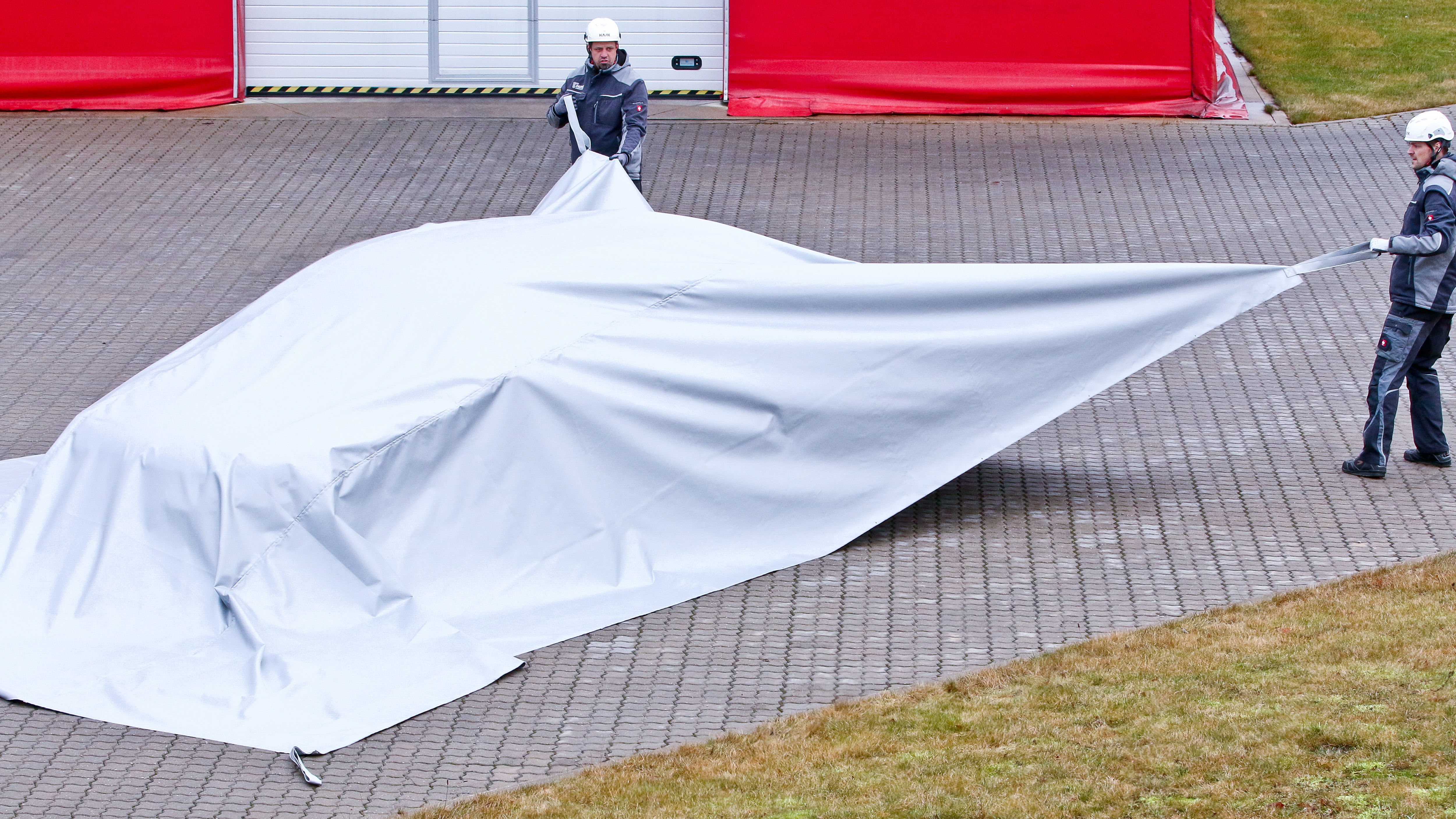 Branntepper for biler 7x10m  Padtex Supreme Grade (opptil 30 innsatser), NYHET! Nå også DIN SPEC 91489:2024-11 sertifisert for bruk mot bl.a brann i elektriske kjøretøy. - 7