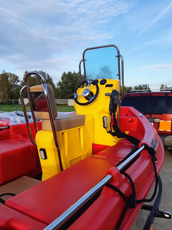 Fritidsbåt Kontra 450RCC, med senterstyrekonsoll - 2