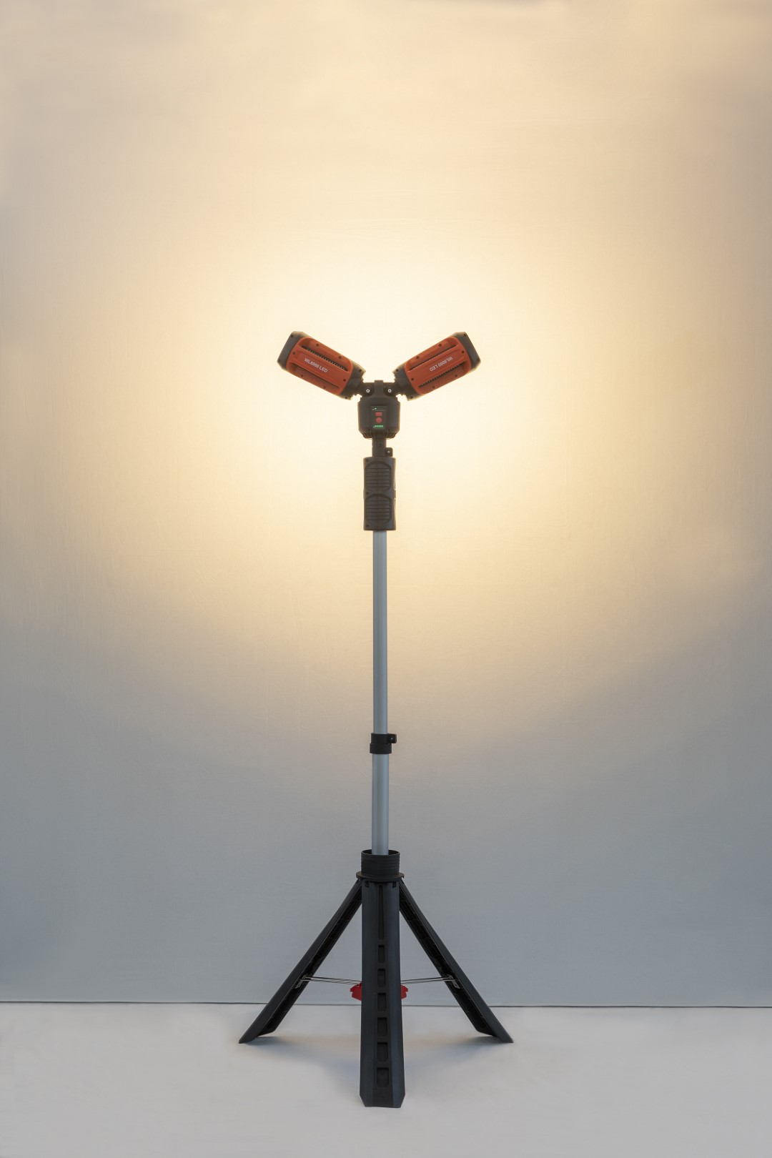 LED Lykt med tripod, AccuLux WL6000 LED - 2