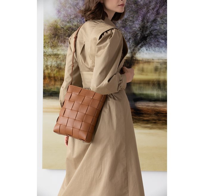 BRAIDED STRAP BAG BROWN CEANNIS - 4
