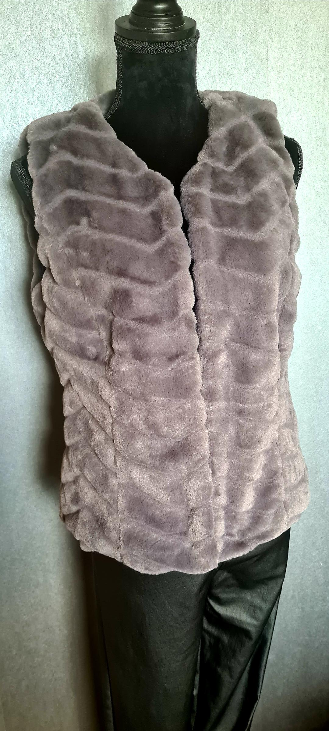 Väst Lavish Fur Steel Grey MICHA