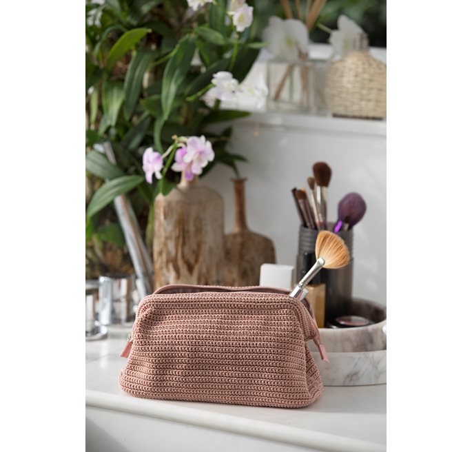 SOFT PINK CROCHET NEW COSMETIC CEANNIS
