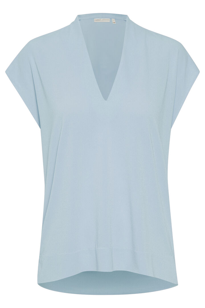 Yamini Topp KNTG Bleached Blue In Wear