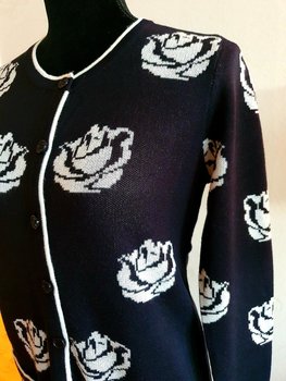 Cardigan Svart/ Vita blommor  GISELLE MICHA