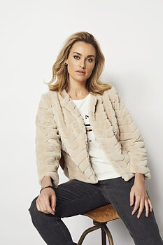 Jacka Lavish Fur OffWhite/Beige MICHA