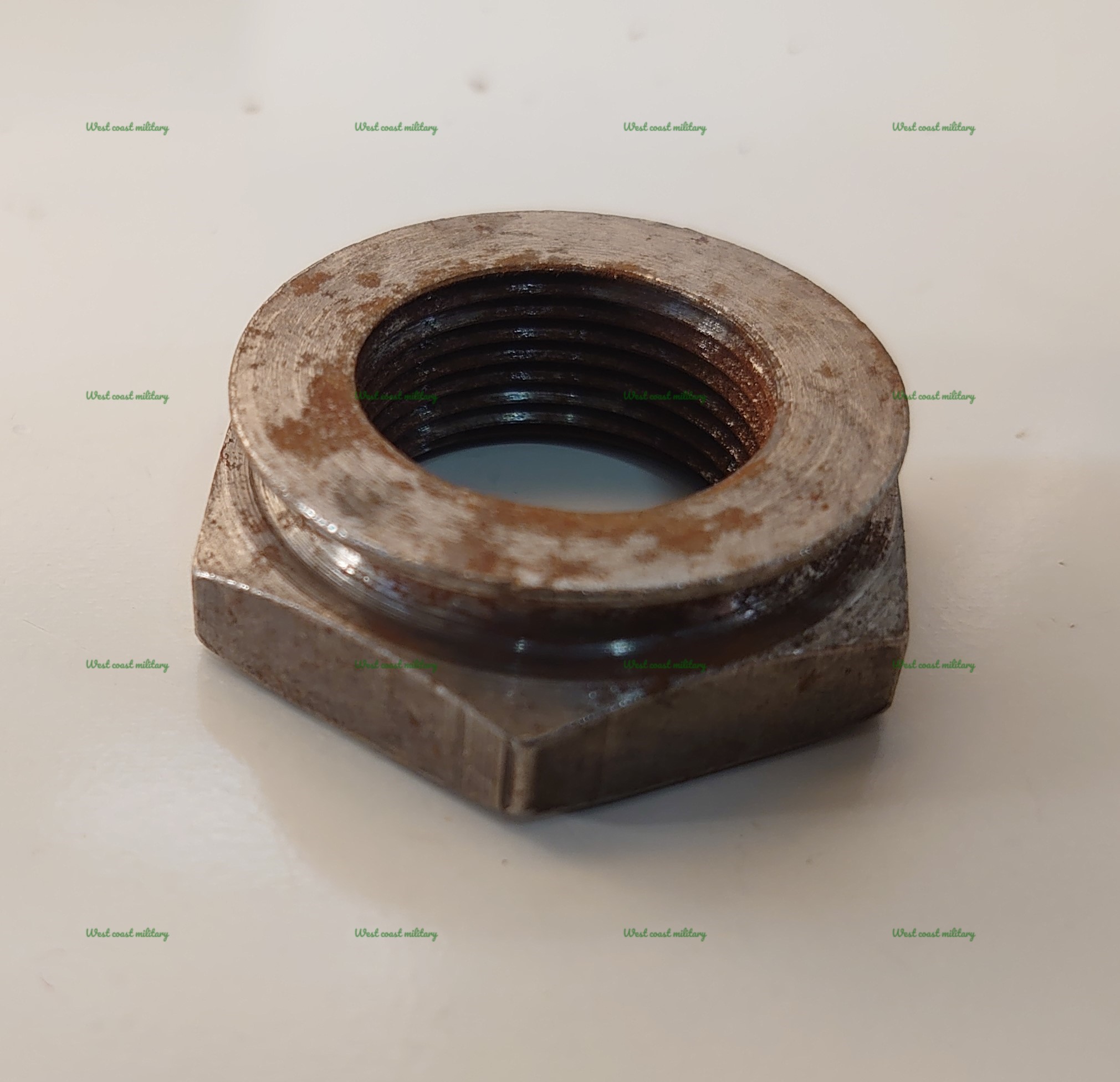 Nut horn button