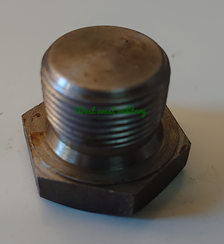 Plug oil pan