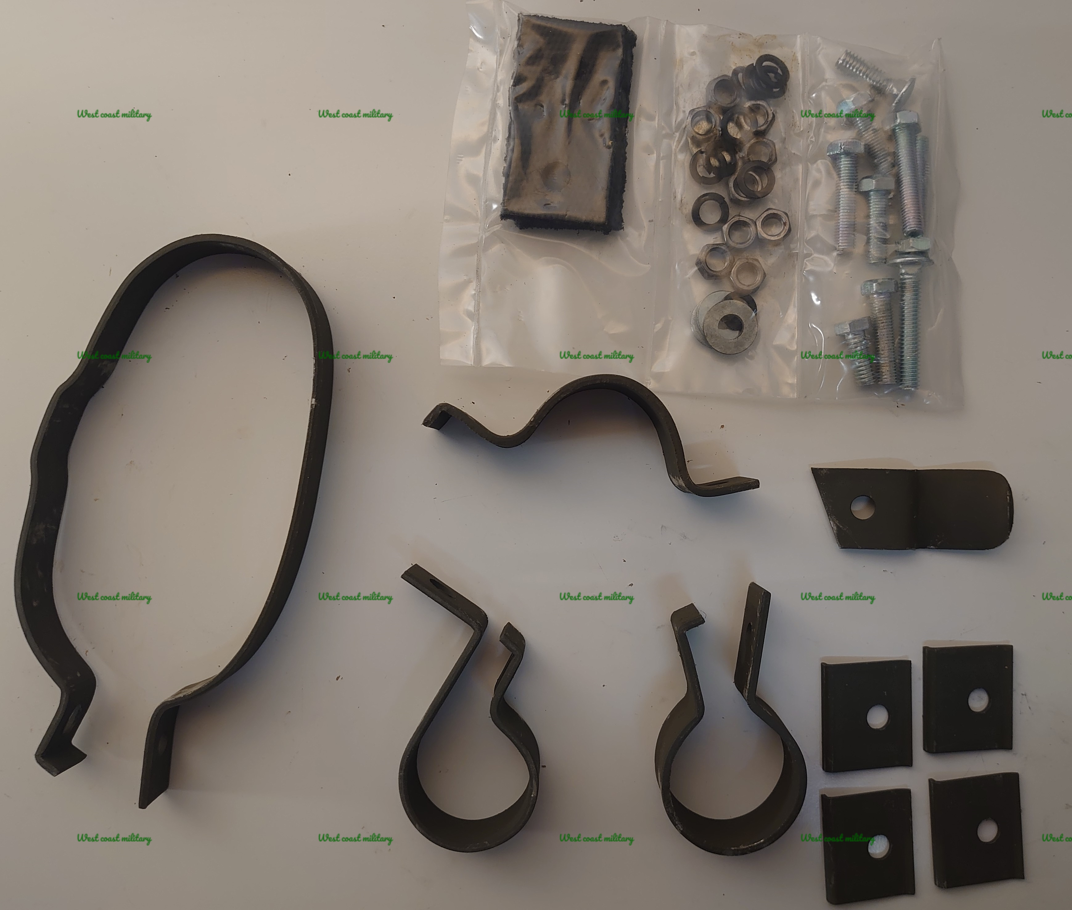 Mounting kit exhaust system