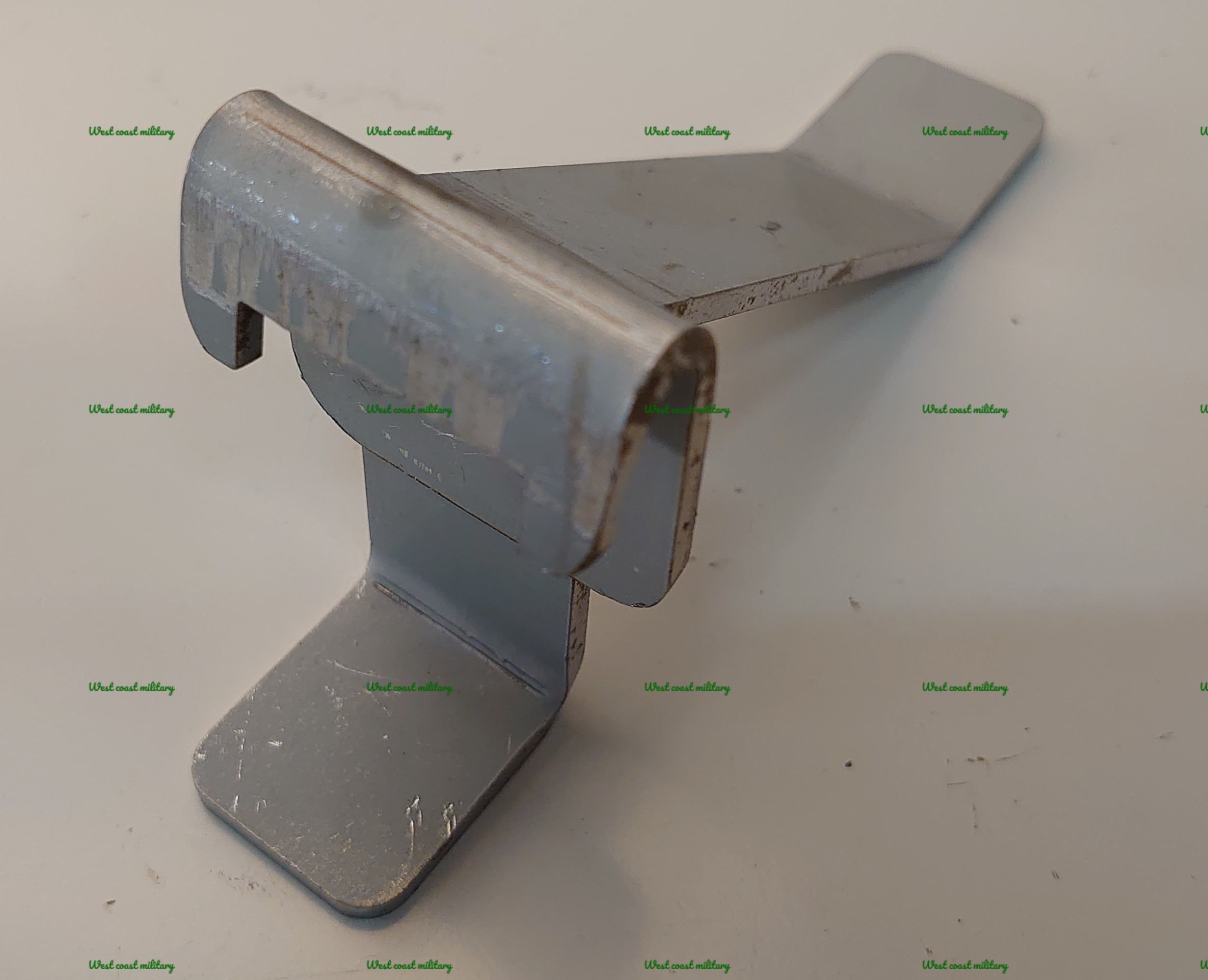 Hållare tank strap golv