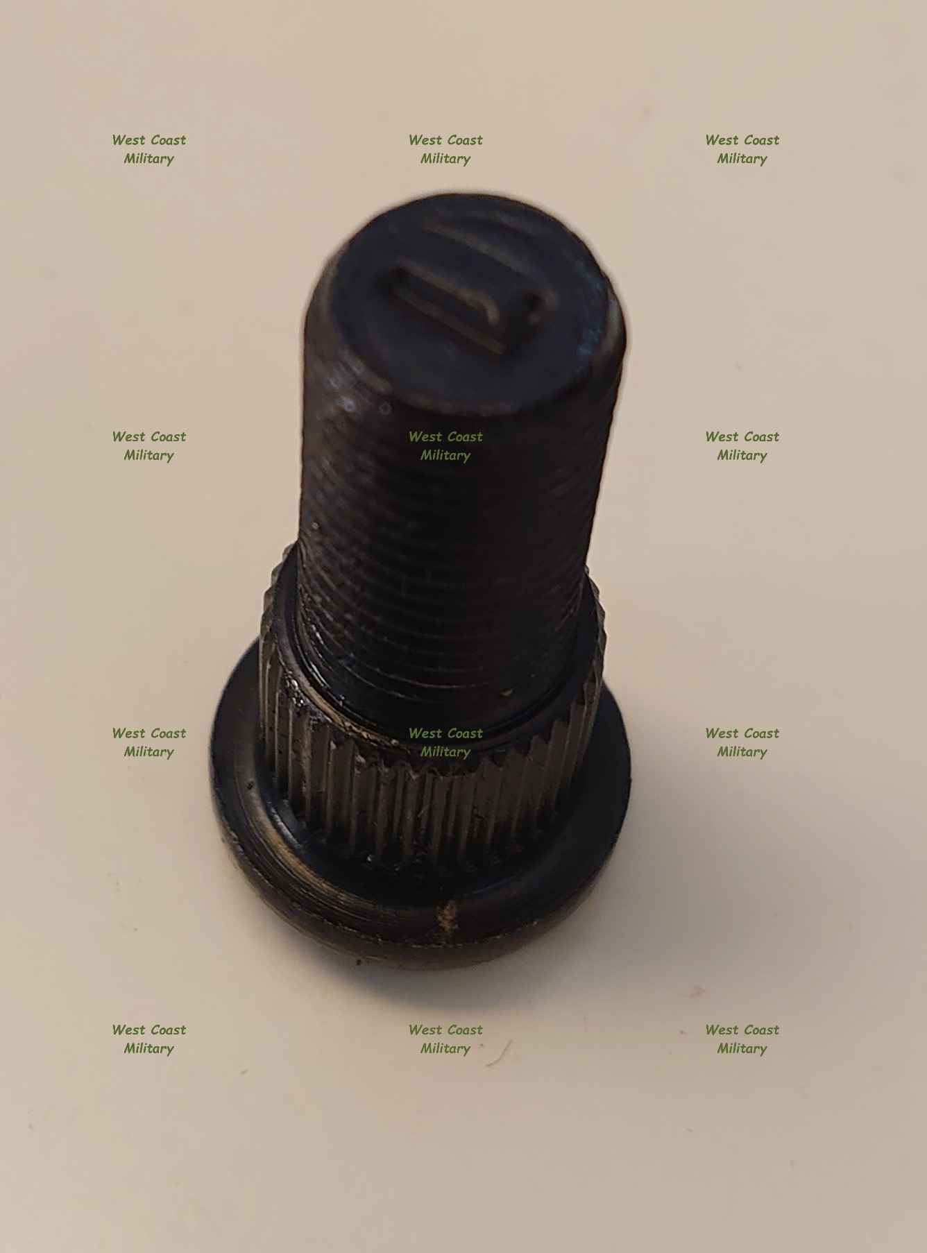 Bolt hub left