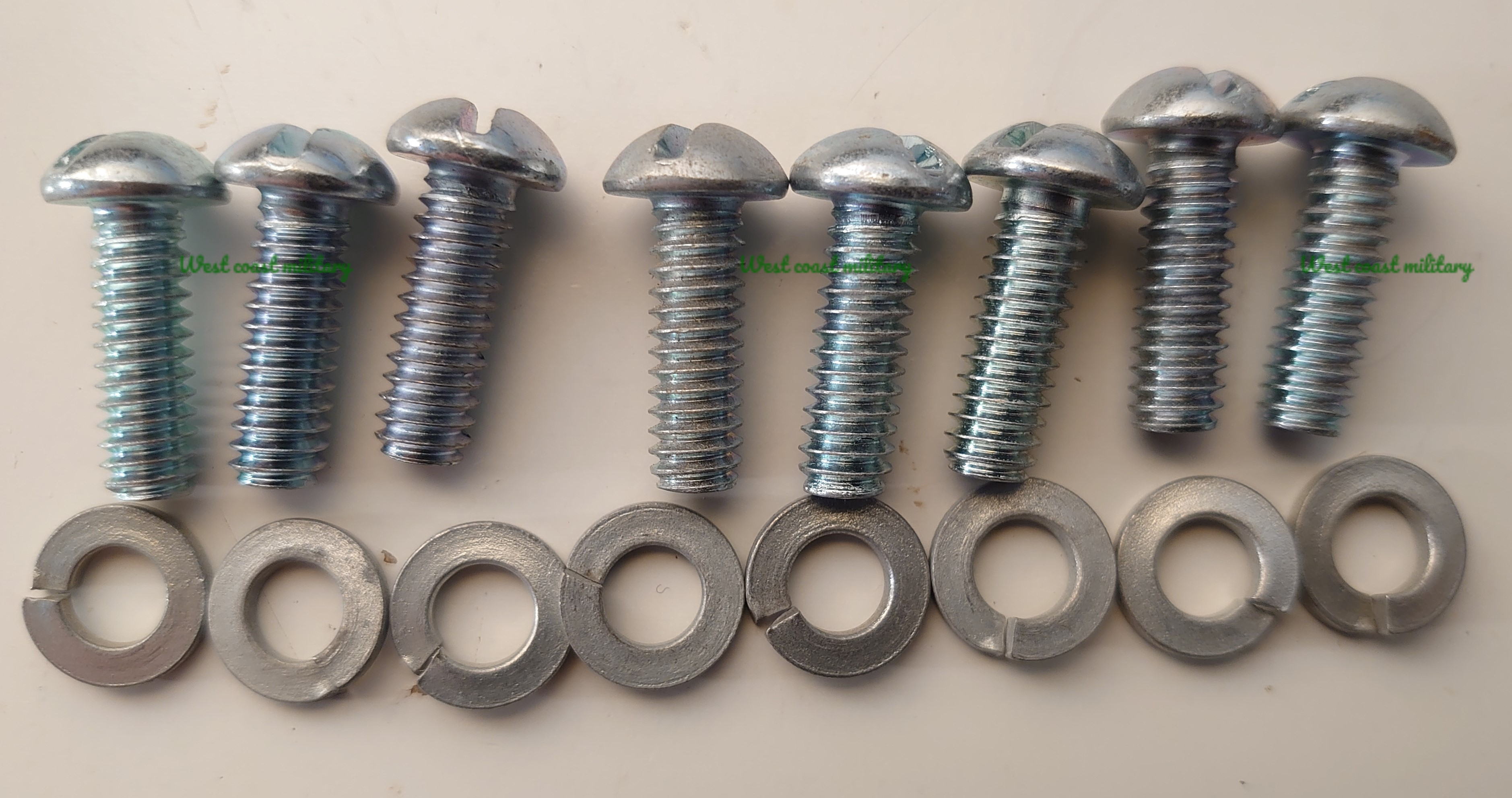 Hip pad screw set