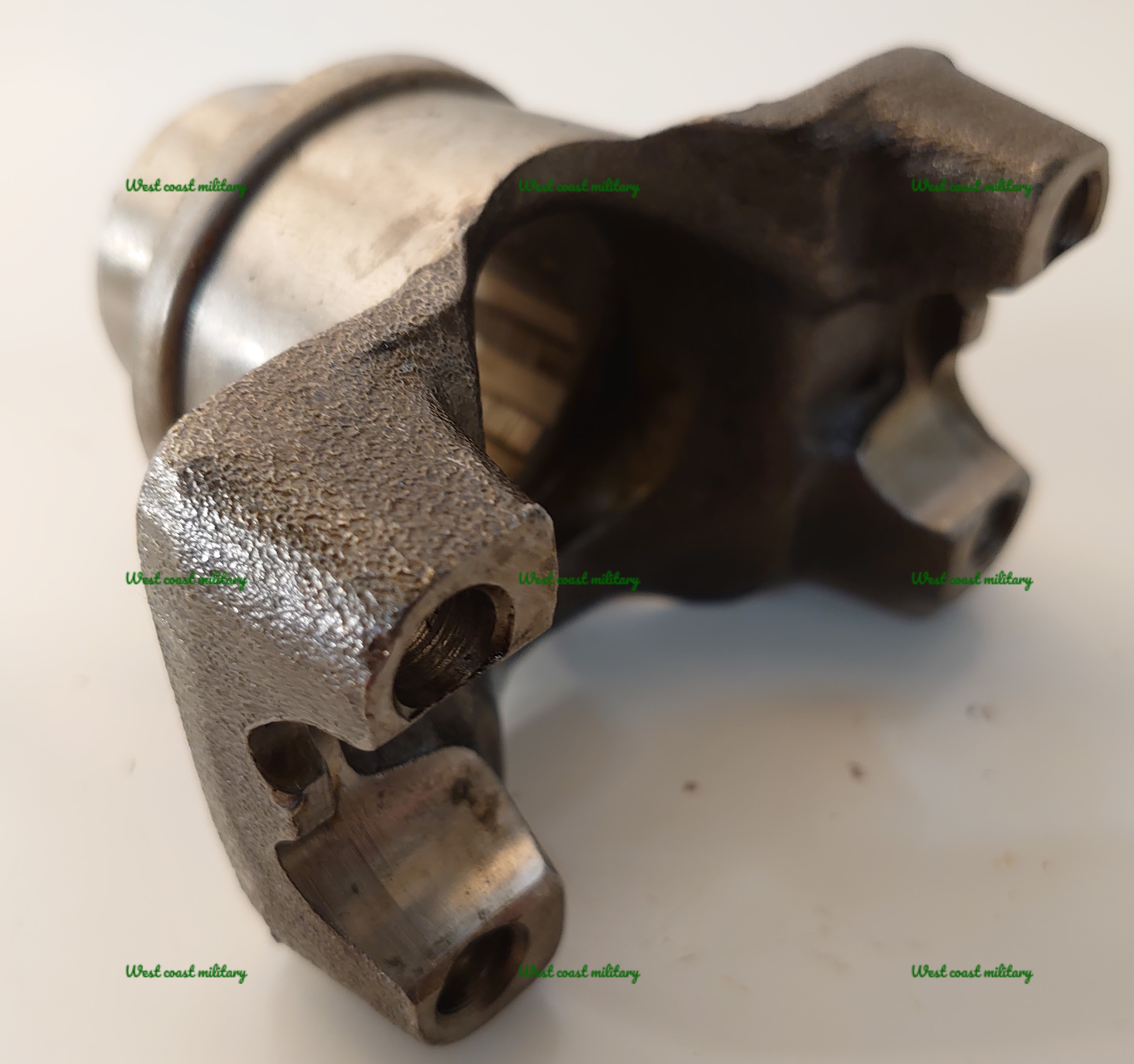 Yoke pinion