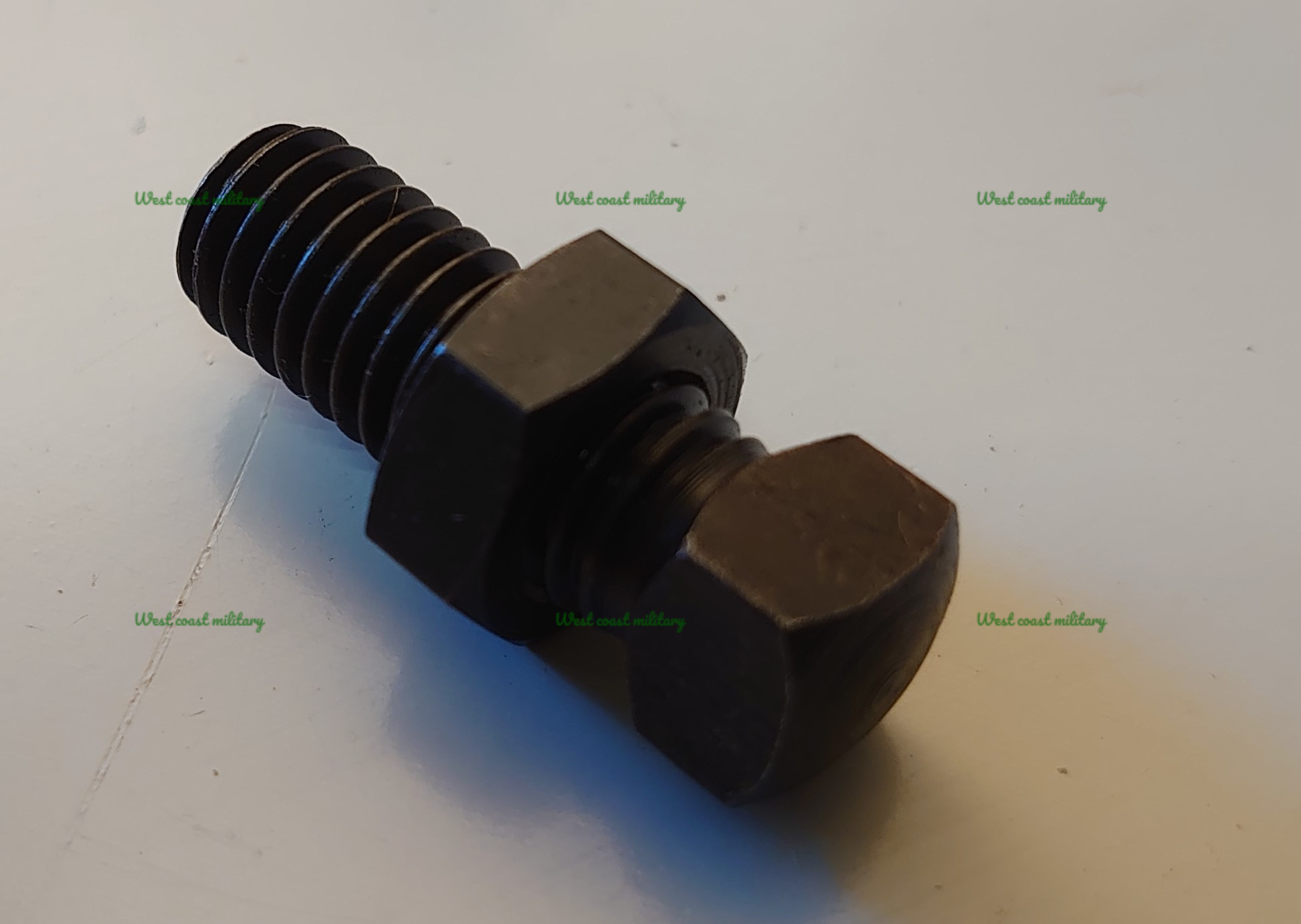 Extractor bolt
