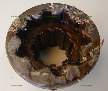 Gear clutch output shaft front drive