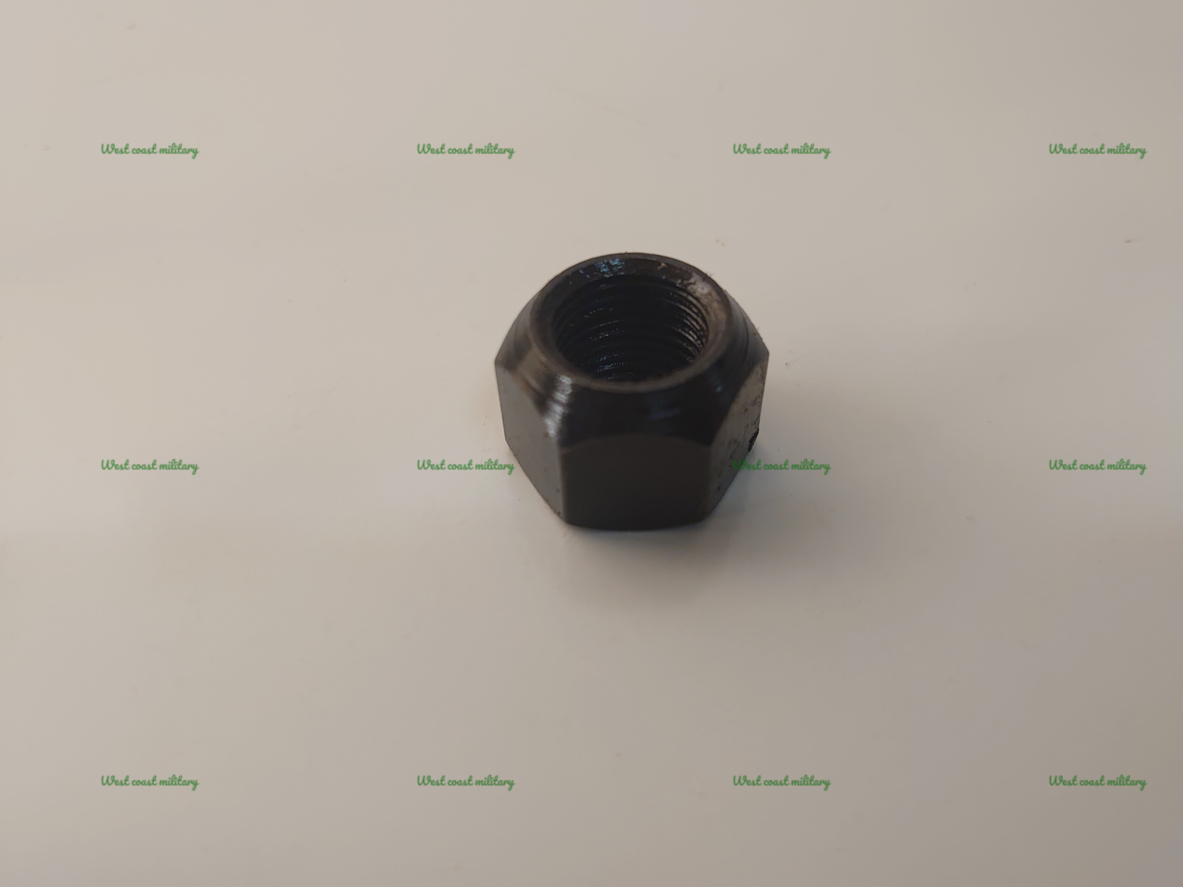Lug nut Left