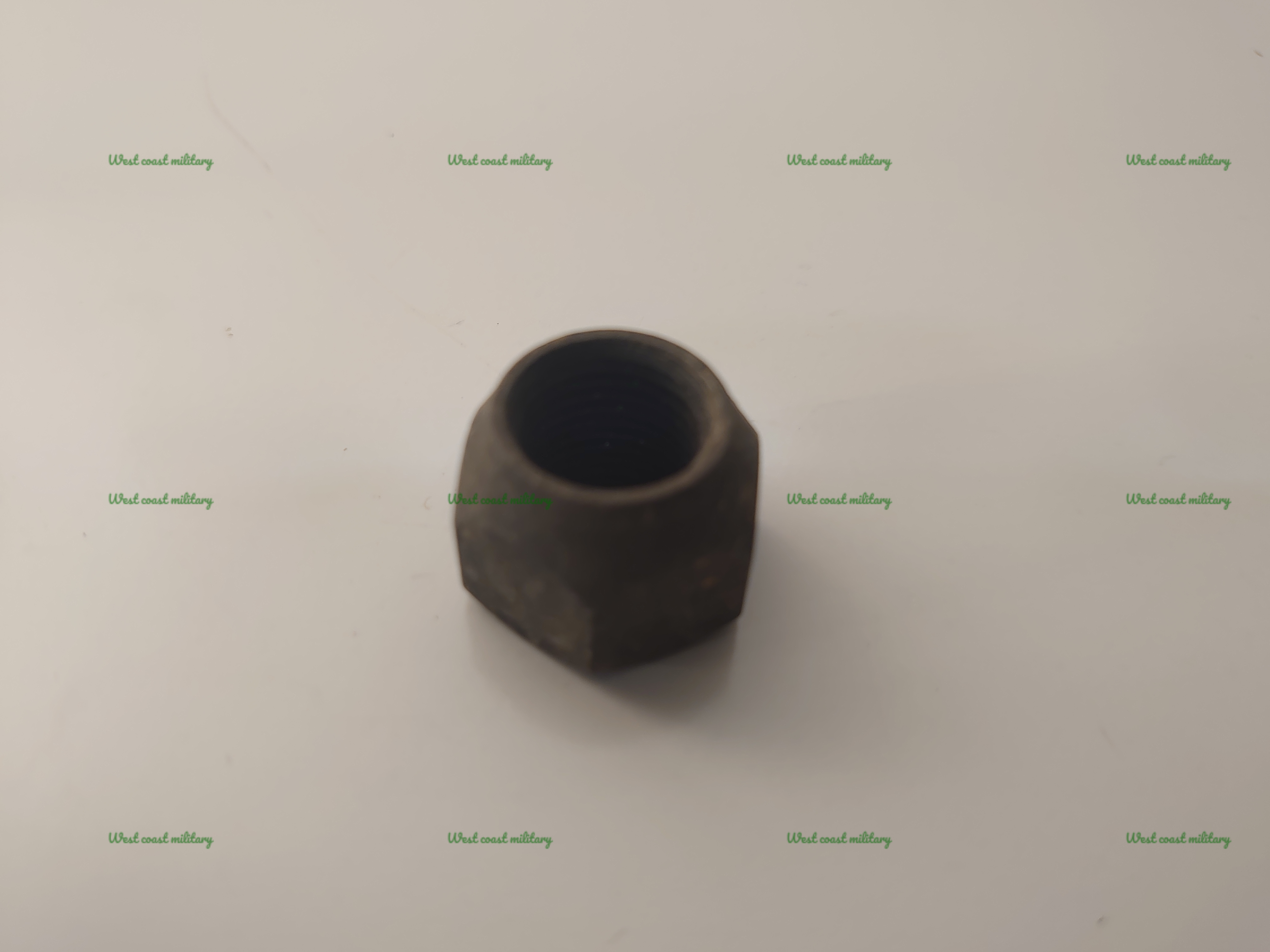 Lug nut Right