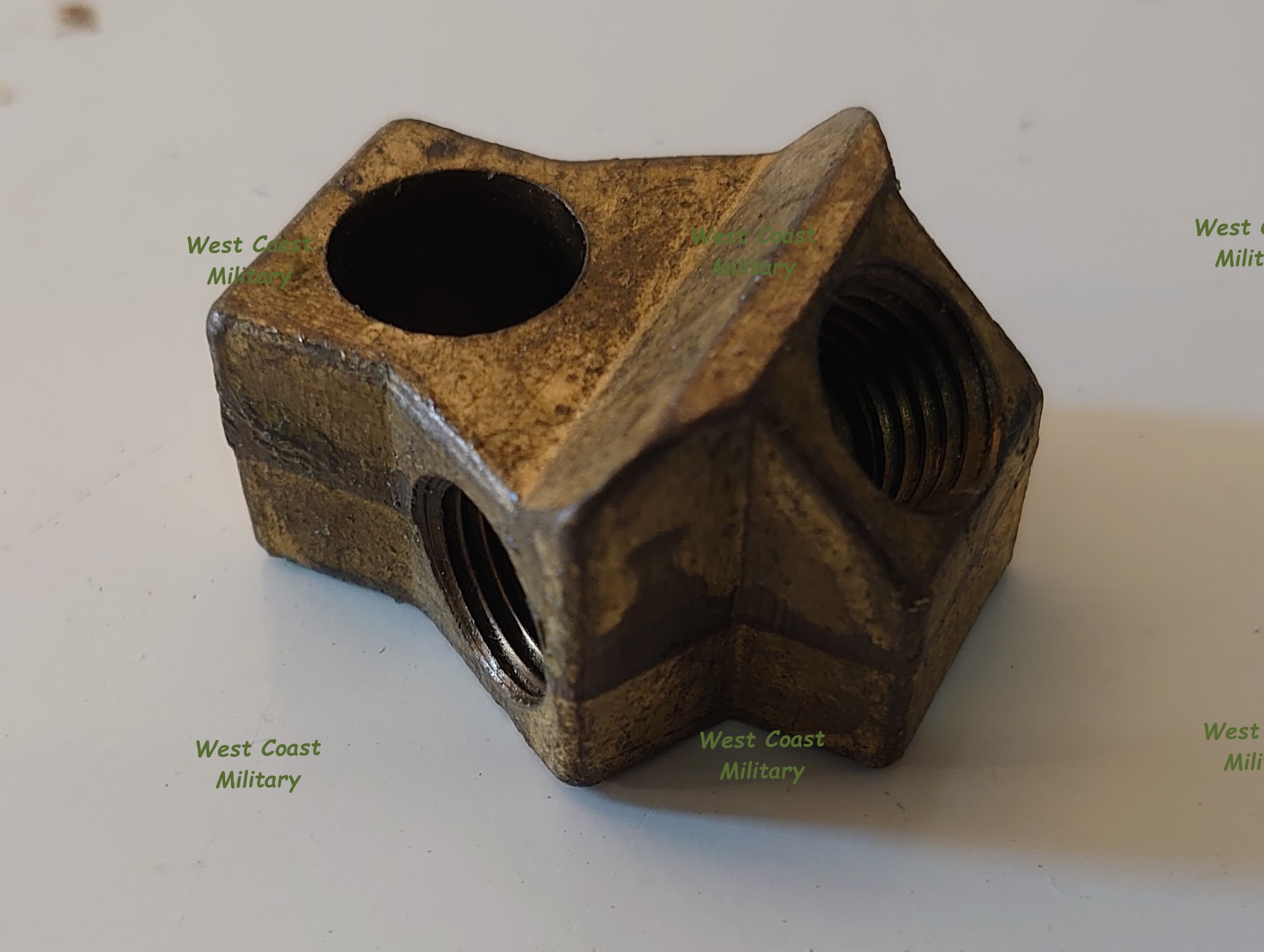 Connector tee front axle