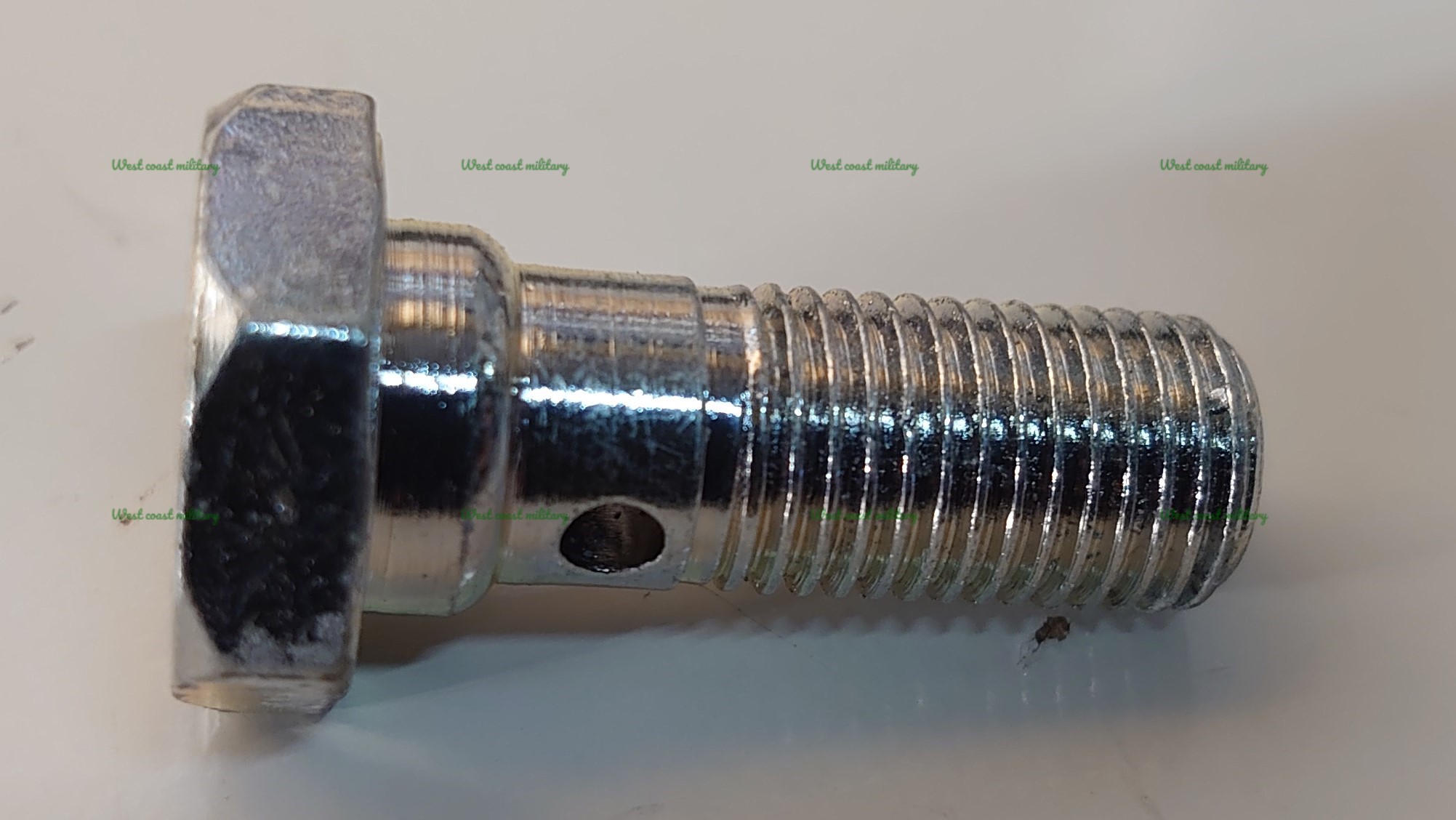 Bolt inlet connector