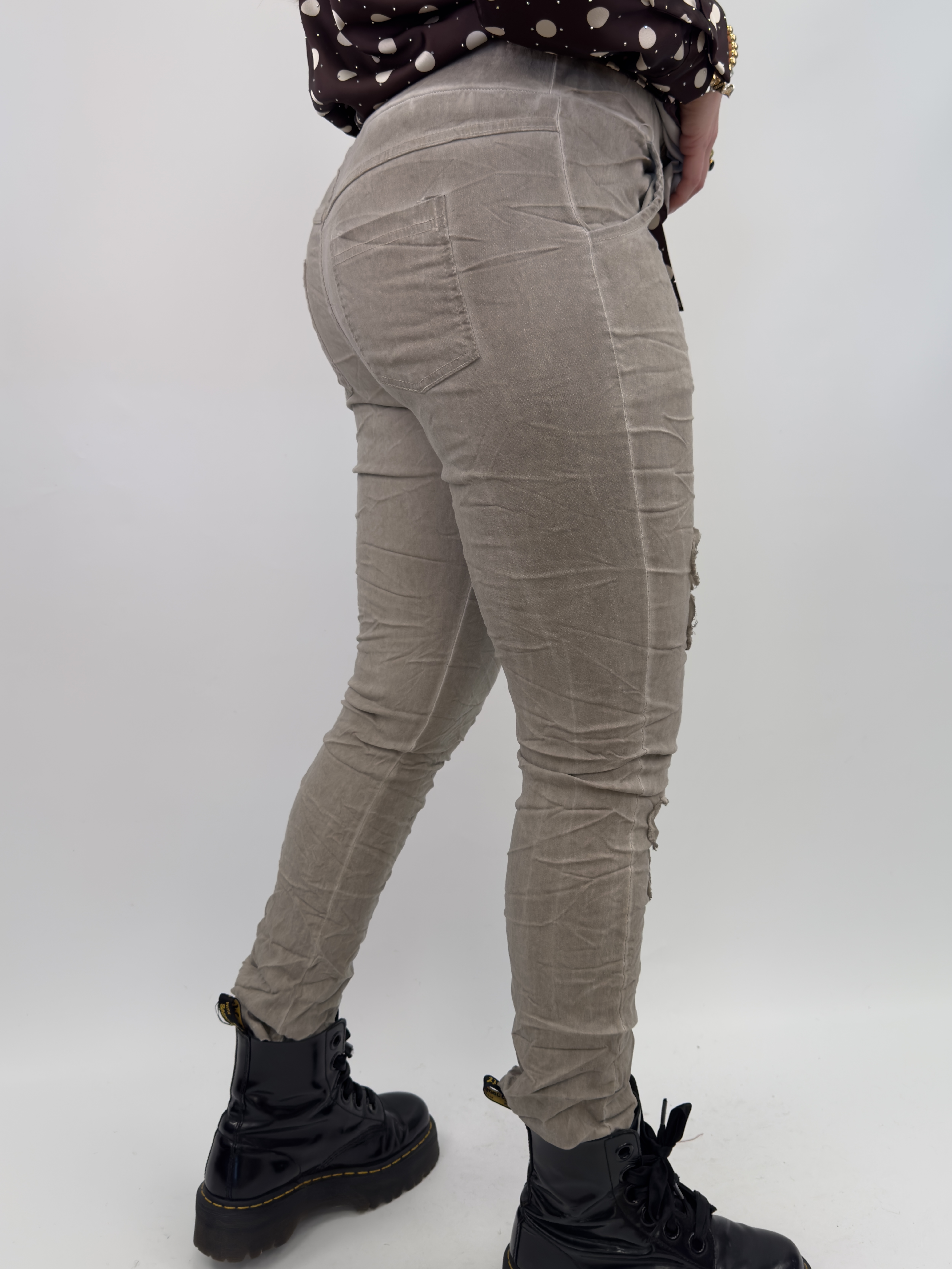 Stretch pants with appliqués - 2
