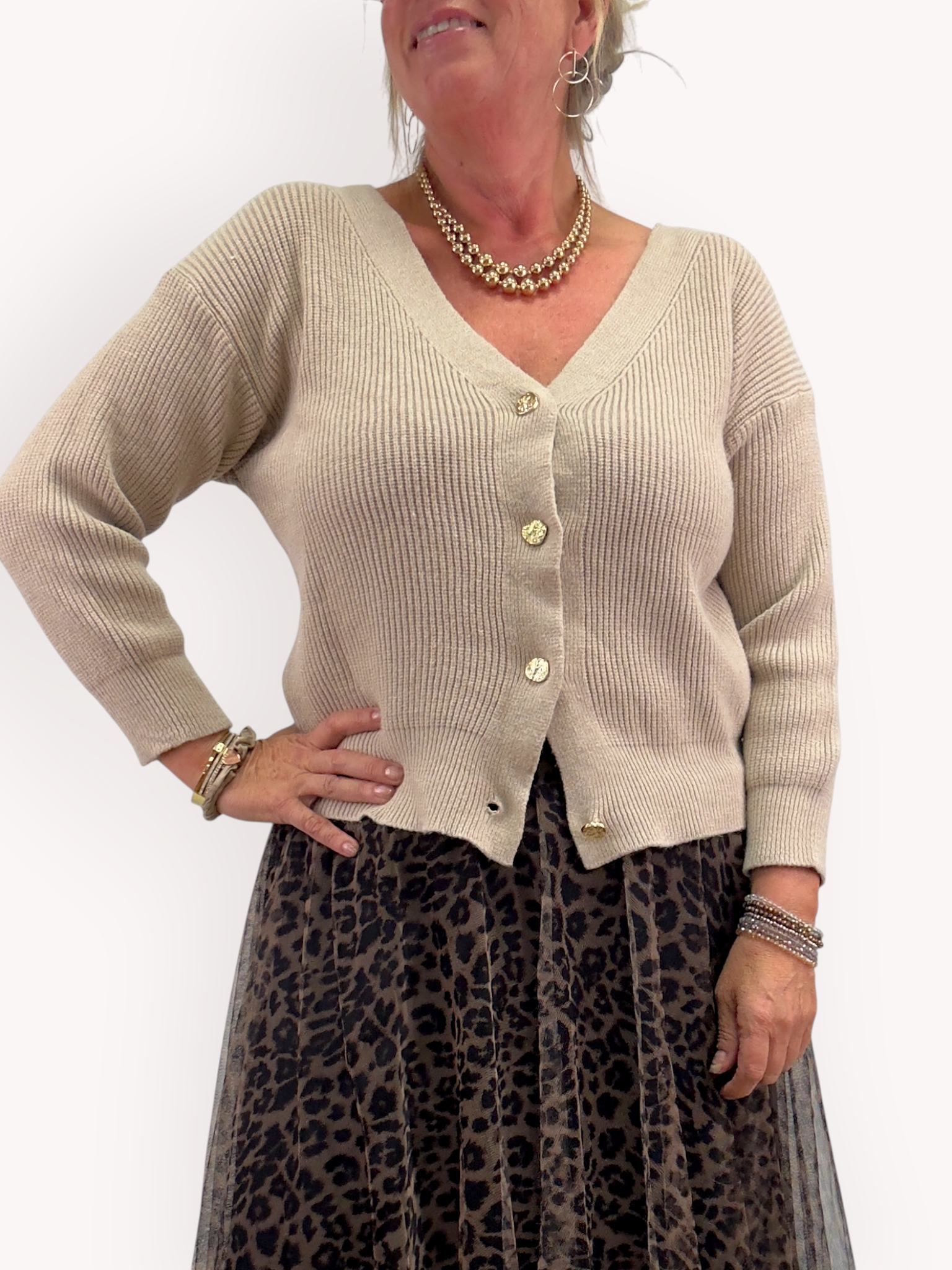 V-neck cardigan with buttons - 2