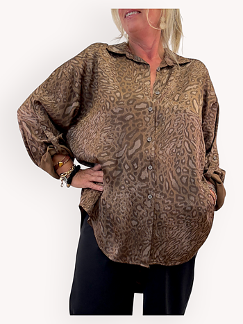 Leopardmönstrad skjorta