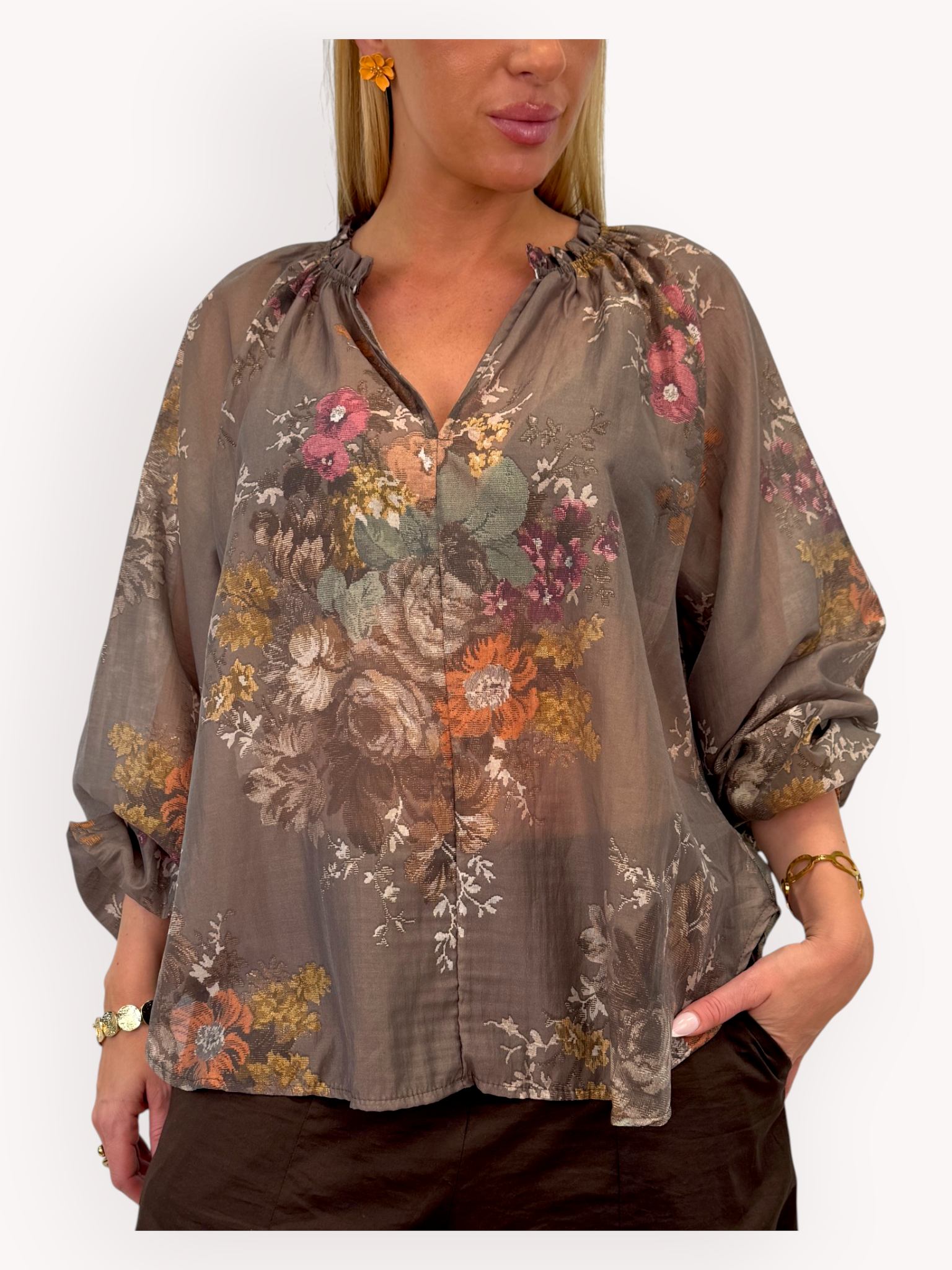 Blus med  blom mönster
