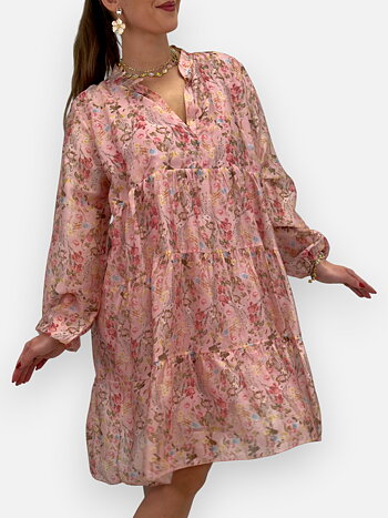 Blommig klänning i tencel
