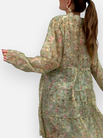 Blommig klänning i tencel