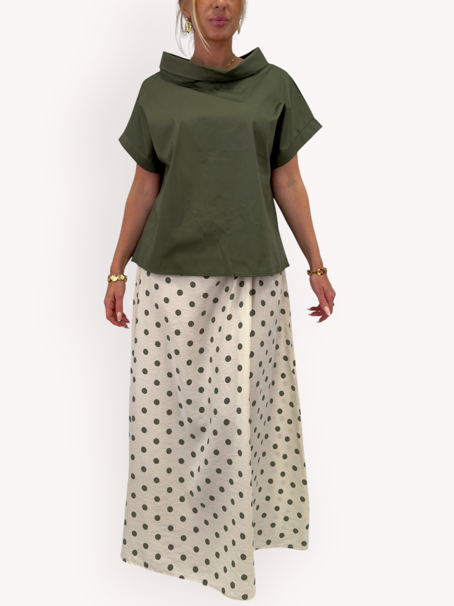 Kort blus med vid krage