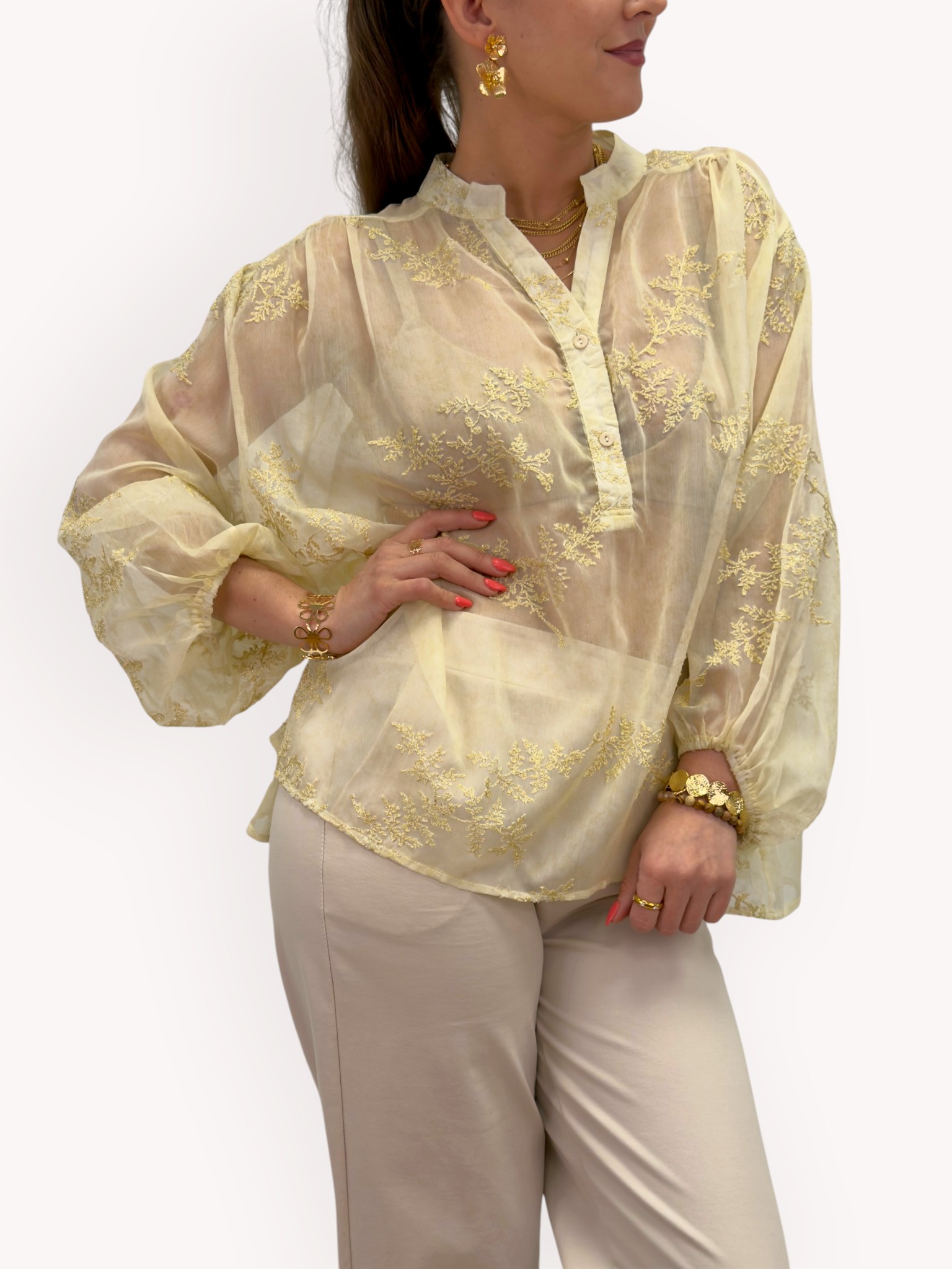Blus med skimrande broderi - 3