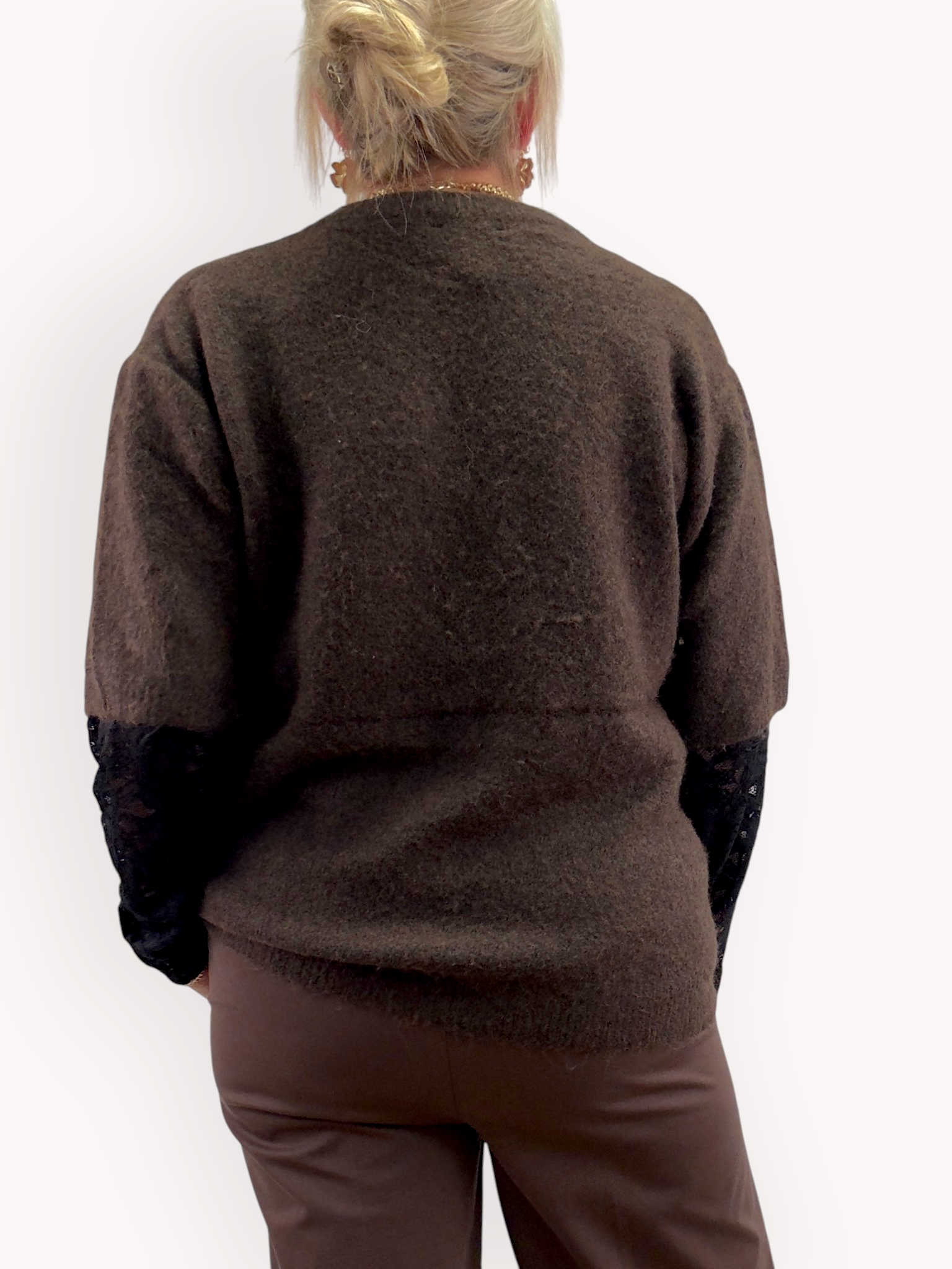 Sweater with lace details - 3