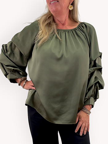 Glansig blus med volymärm