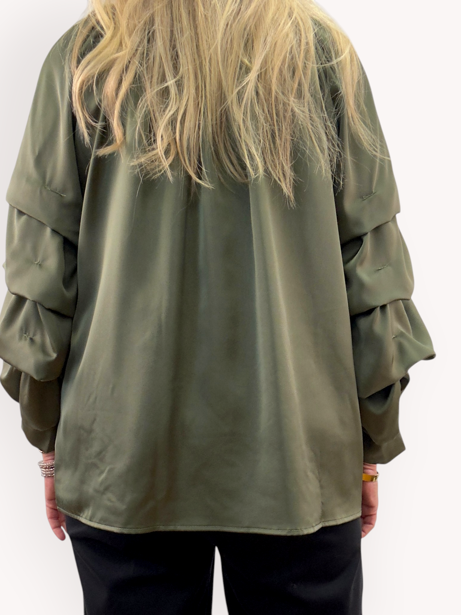 Glansig blus med volymärm - 3