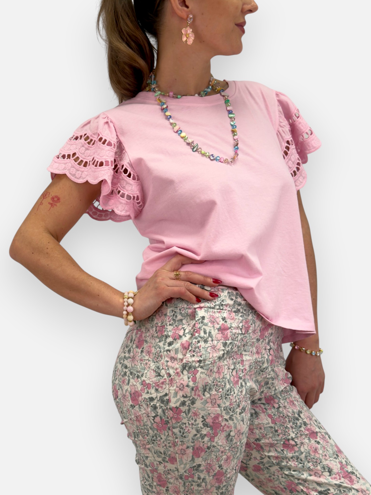 Topp med broderie anglaise