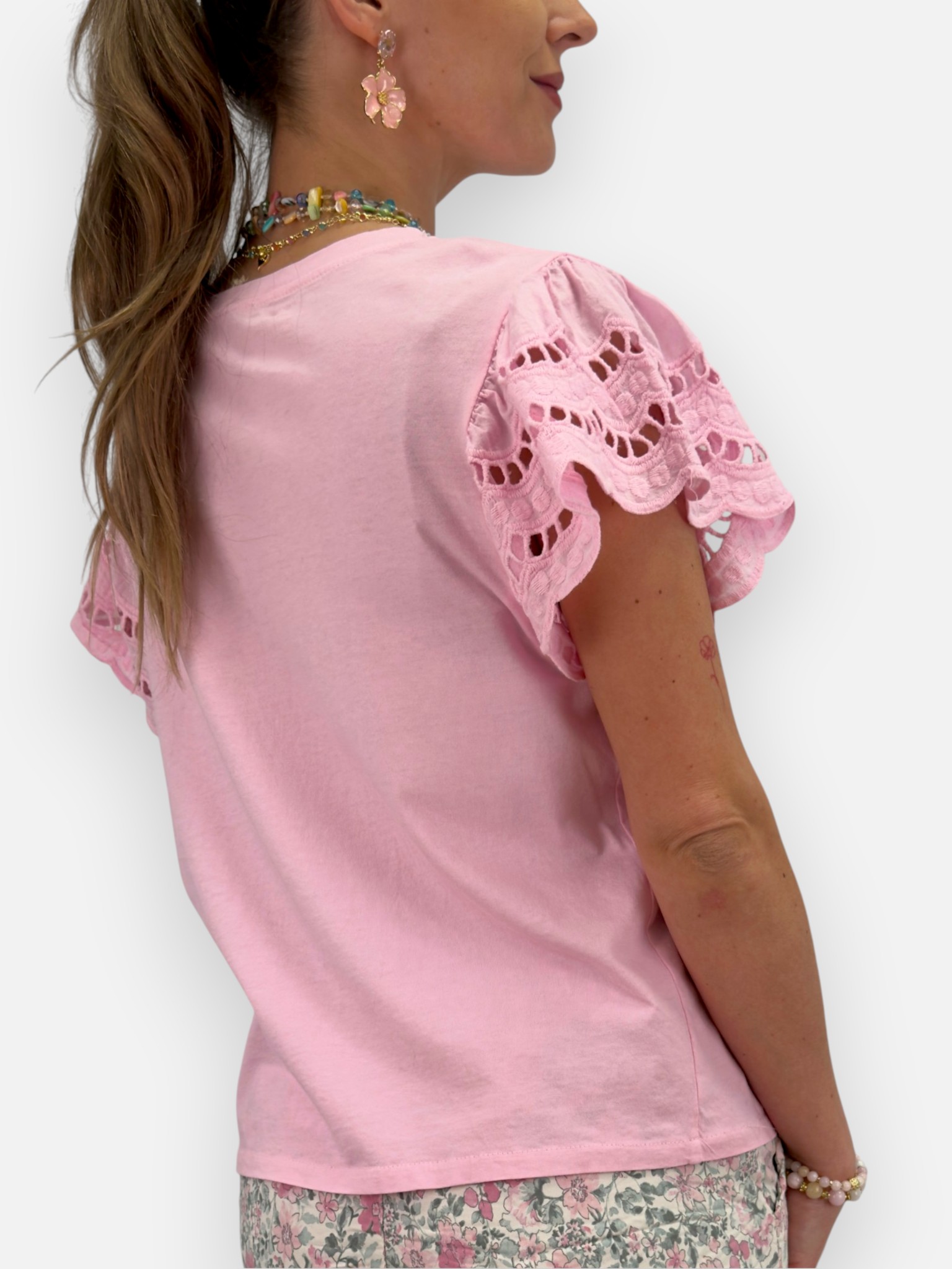 Topp med broderie anglaise - 2