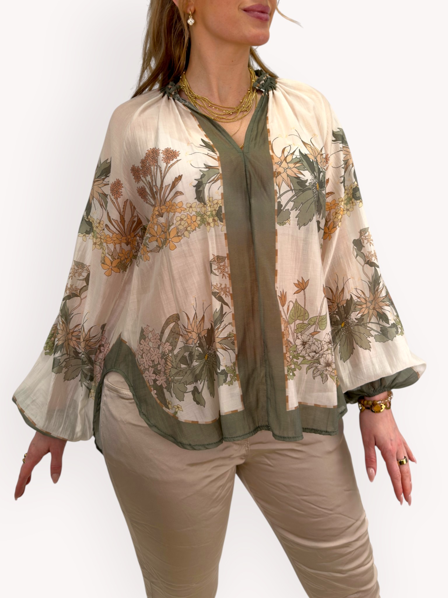 Blommig blus i tencel
