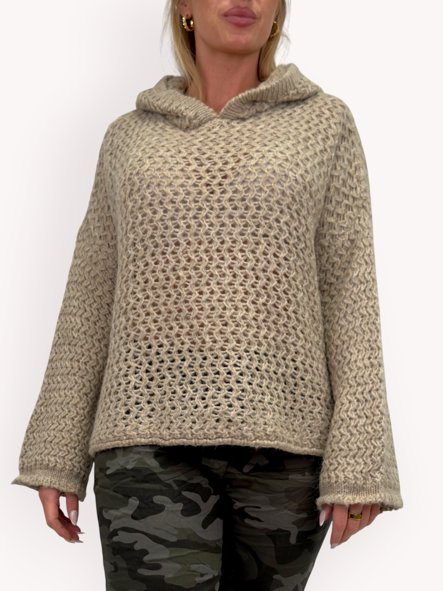 SWEATERS & CARDIGANS  