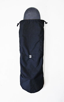 Poetic Collective Skateboardväska Black