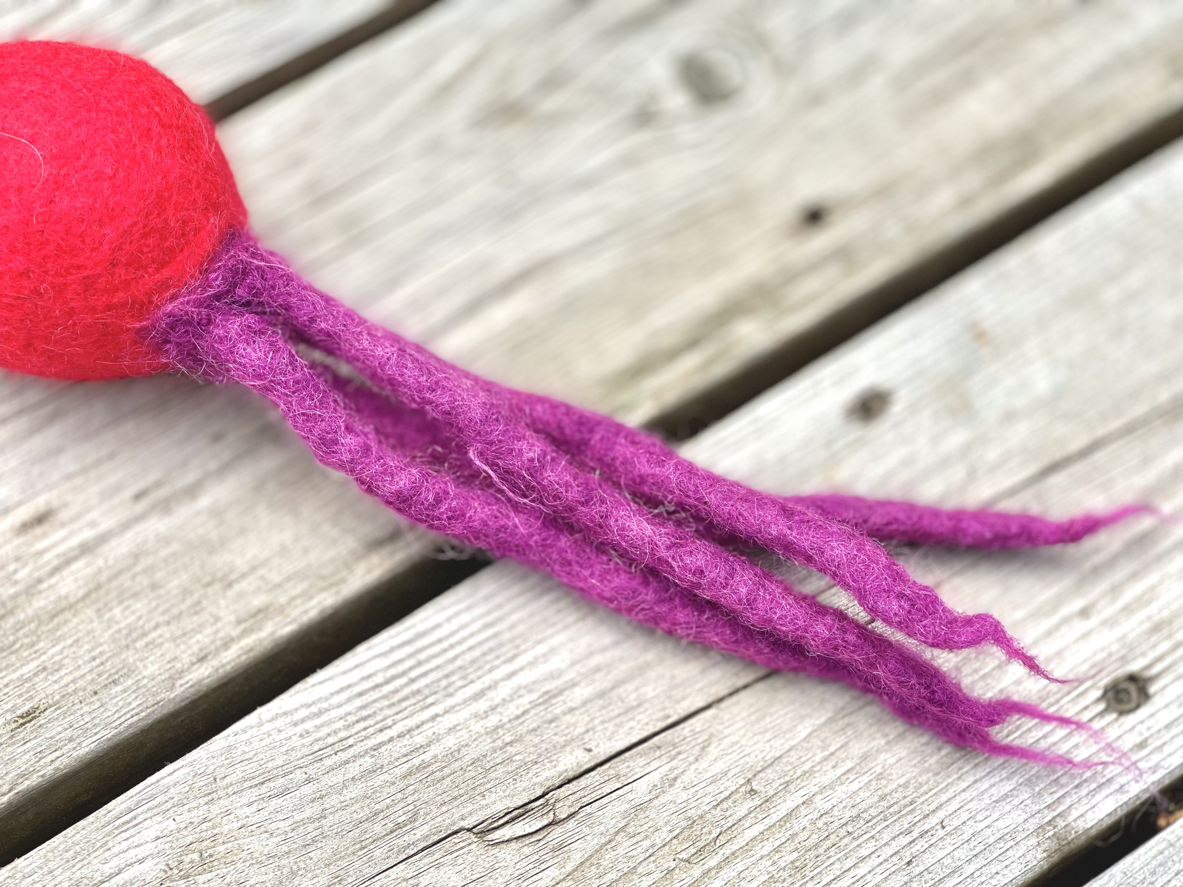 Ruskboll - Röd och lila - Medium - 7