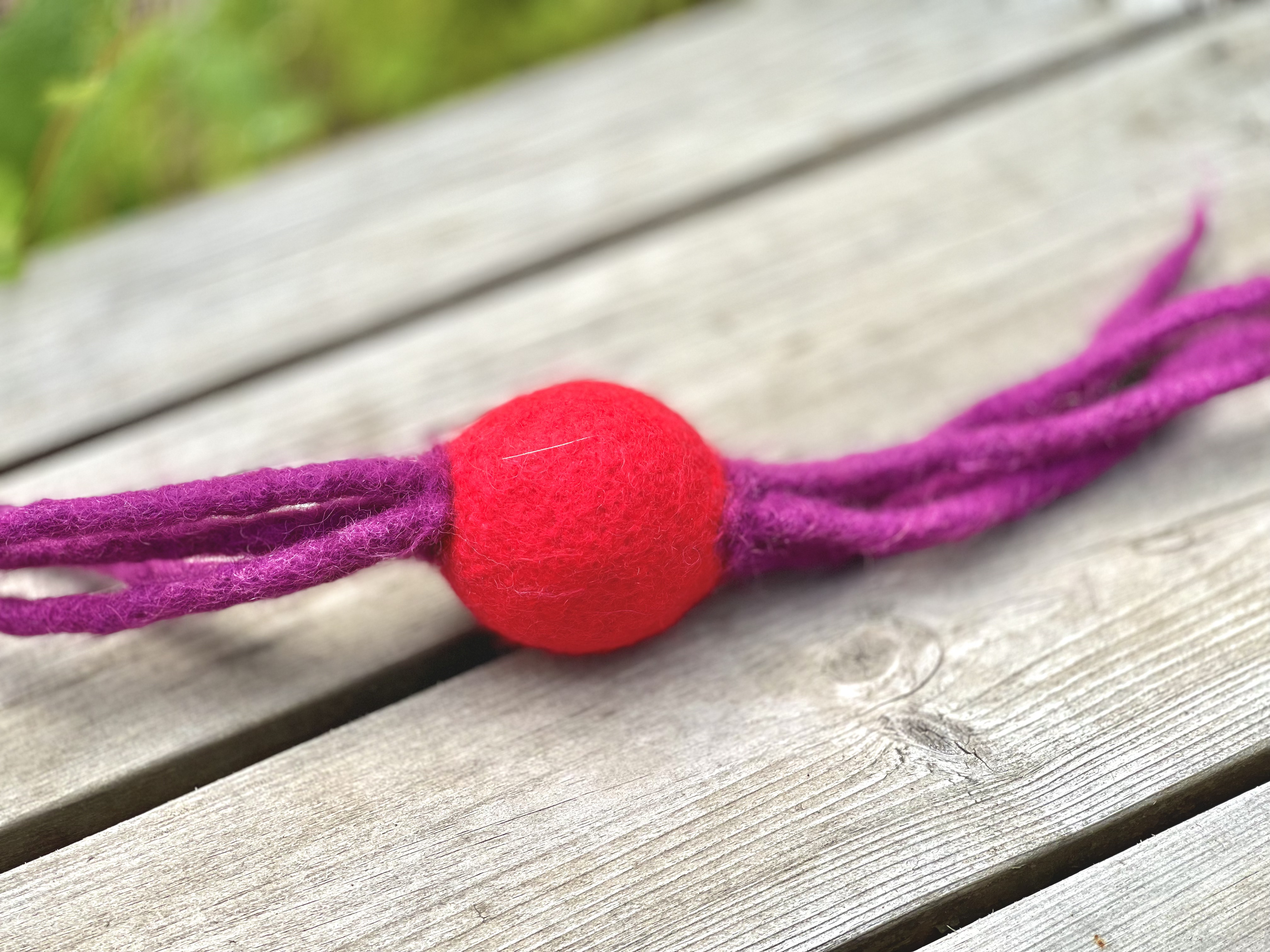 Ruskboll - Röd och lila - Medium - 8