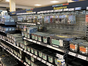 Kom in och få en offert, allt inom bygg. Tak, fönster, hus, kök, golv, vitvaror, kakel, klinker, trall och mycket mer Vi kör ut varor, ring oss på 0418-80355